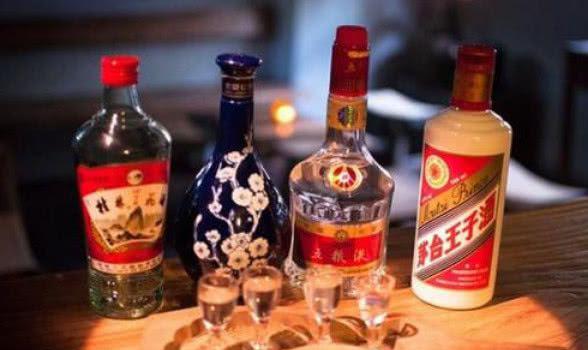 白酒多少度以上稱為高度酒？什么度數(shù)的白酒才好喝？