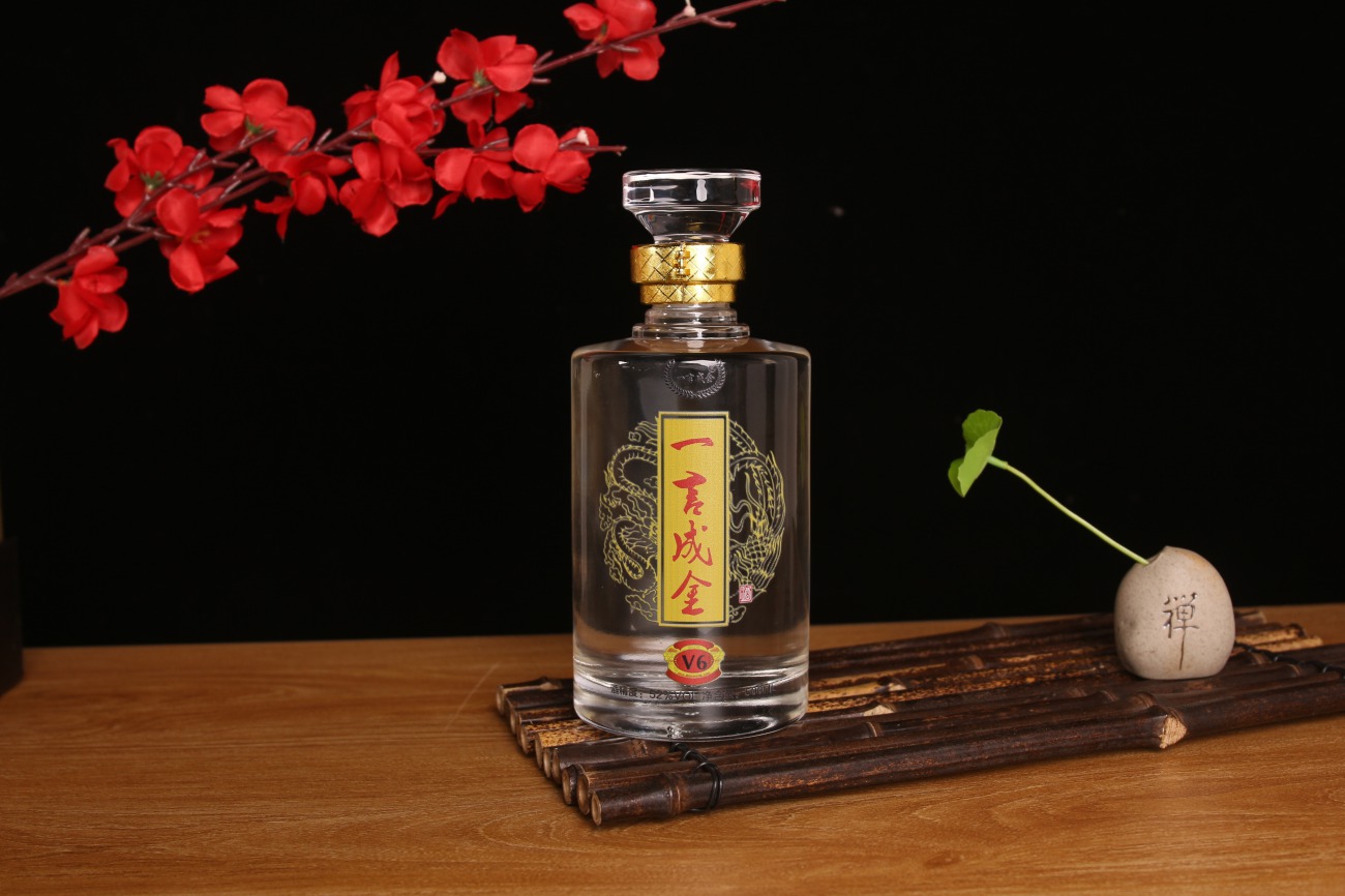 怎么鑒別白酒里的糧食酒與酒精酒？白酒知識(shí)