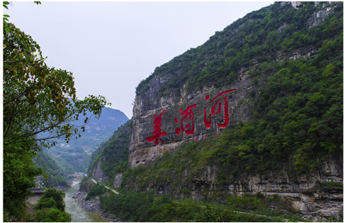 醬酒“突圍戰(zhàn)”：茅臺(tái)漲價(jià)、習(xí)酒沖百億、貴州安酒推新