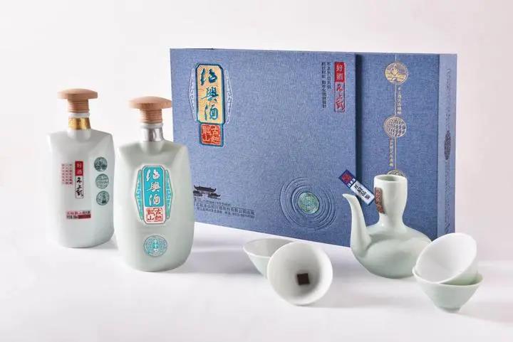 敢以“不上頭”命名，這款黃酒新品的目標(biāo)，不只是標(biāo)桿