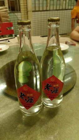 酒的度數(shù)怎么分高低的(怎么看酒度數(shù)高低)