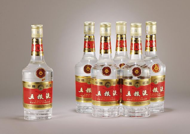 茅臺(tái)五糧液老酒圖片(茅臺(tái)五糧液還有什么酒)