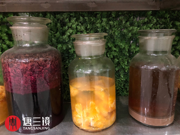 60的白酒造果酒行不(釀果酒用什么白酒)