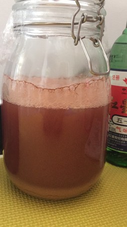 自釀葡萄酒有氣泡是怎么回事(葡萄酒有氣泡是怎么回事)