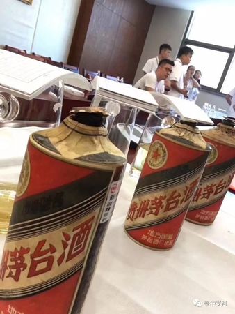 茅臺(tái)成龍酒一千多(茅臺(tái)成龍酒)