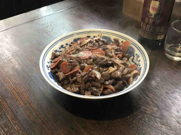 把豬肉燉煮2分鐘,紅酒搭配肉怎么吃