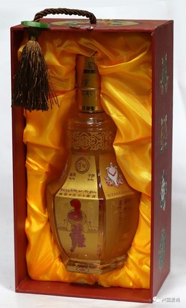 金醬酒業(yè)賴(lài)茅30年陳釀53度價(jià)格(三十年陳釀賴(lài)茅酒53度醬香型價(jià)格)