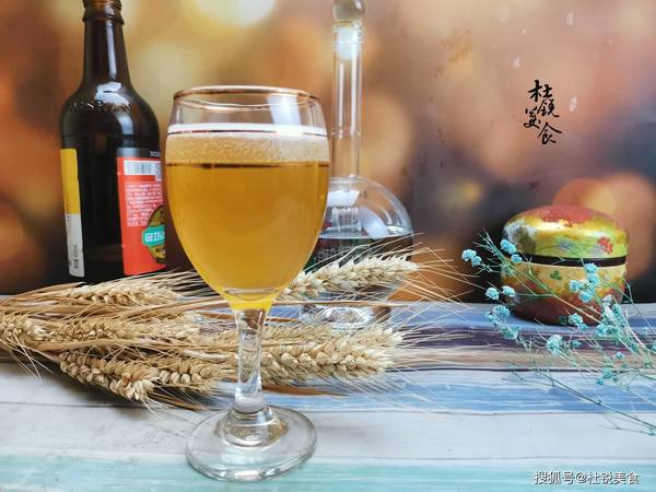 啤酒跟白酒混喝怎么樣(白酒和啤酒混喝會(huì)怎么樣)