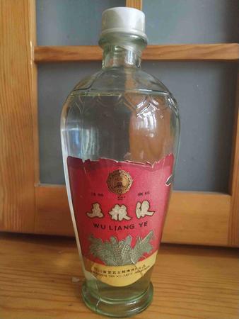 81年寶豐酒多少錢(80年代寶豐酒價(jià)格)