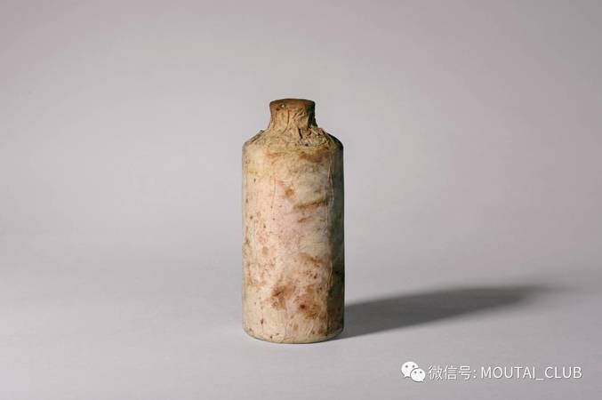 國(guó)酒茅臺(tái)1958年青花(1958年的茅臺(tái)酒)