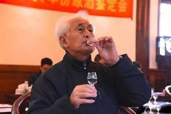 53度茅臺比43度貴為什么,43度茅臺與53度茅臺有何區(qū)別