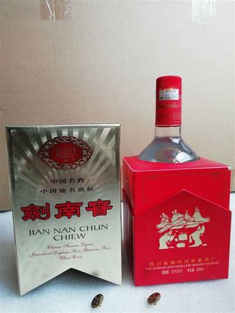 飛天茅臺(tái)酒2017什么價(jià)錢,12.年的茅臺(tái)飛天